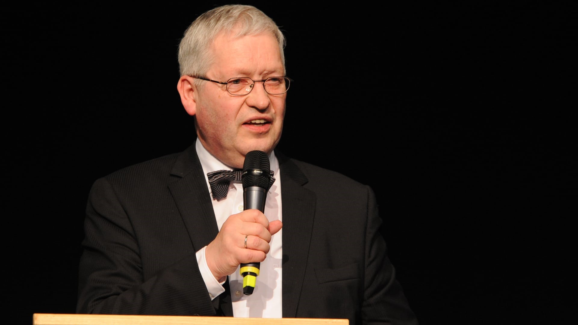 Hartmut Steeb